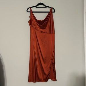 NWOT Sz XL rust midi dress asymmetric bodice. Cowl neck/adj. straps/zipper/slit.